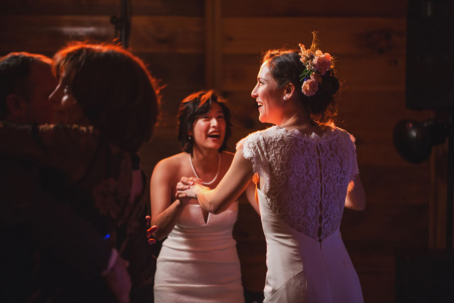 cornerstone sonoma brides dancing